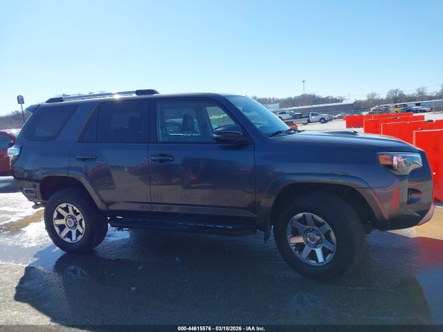 2015 Toyota 4runner Trail Premium მანქანა იყიდება აუქციონზე, vin: JTEBU5JR5F5255211, აუქციონის ნომერი: 44615576