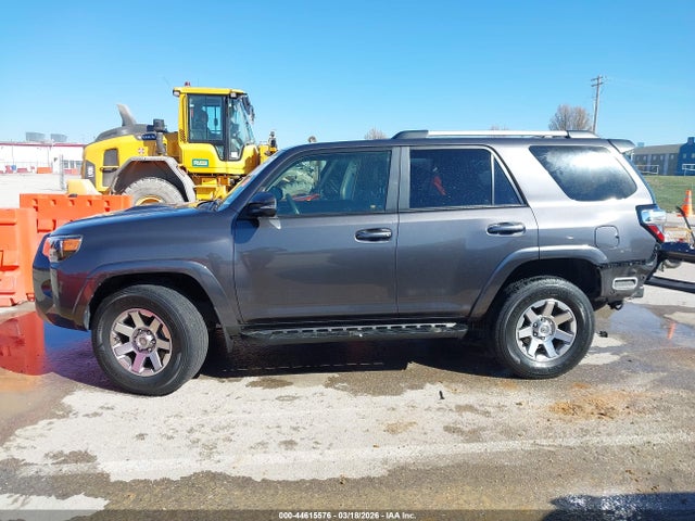 2015 Toyota 4runner Trail Premium მანქანა იყიდება აუქციონზე, vin: JTEBU5JR5F5255211, აუქციონის ნომერი: 44615576