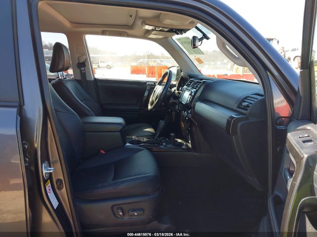 2015 Toyota 4runner Trail Premium მანქანა იყიდება აუქციონზე, vin: JTEBU5JR5F5255211, აუქციონის ნომერი: 44615576