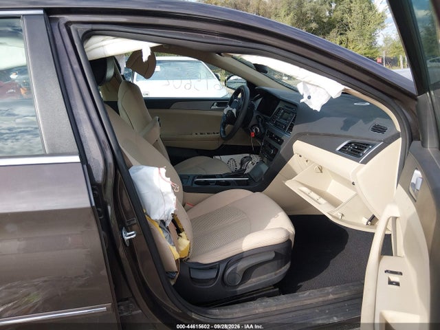 44615602 :رقم المزاد ، 5NPE24AF6FH208907 vin ، 2015 Hyundai Sonata Se مزاد بيع