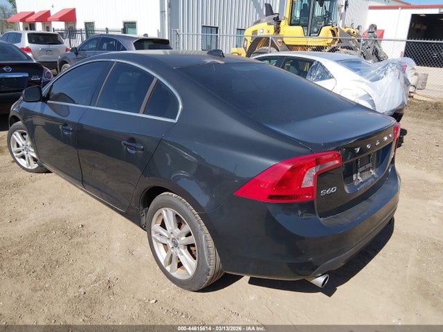 2013 VOLVO S60 YV1612FS4D2217311 Photo 2
