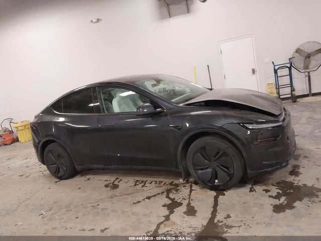 7SAYGDED3TF417610 Tesla Model Y Premium Rear-wheel Drive/standard Rear-wheel Drive