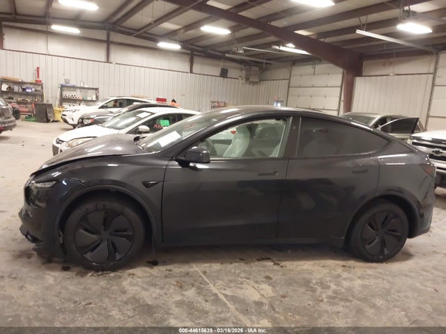7SAYGDED3TF417610 Tesla Model Y Premium Rear-wheel Drive/standard Rear-wheel Drive