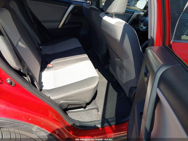 44615674 :رقم المزاد ، JTMZFREV2FJ035995 vin ، 2015 Toyota Rav4 Le مزاد بيع