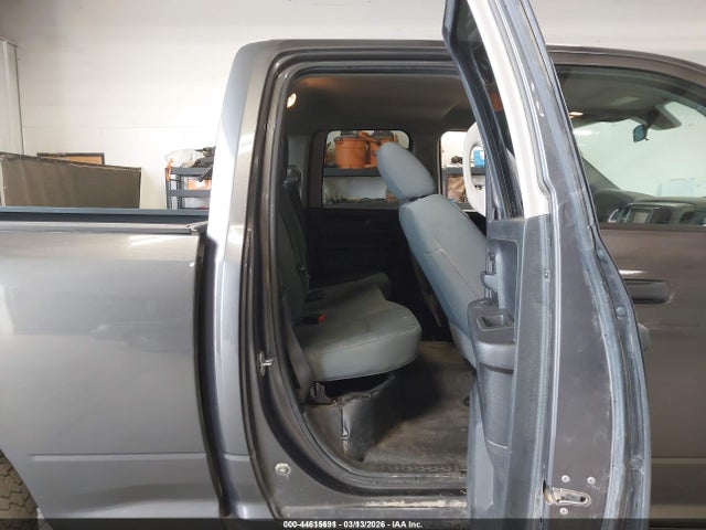 1C6RR7FG9KS629524 RAM 1500 Classic Tradesman 4x4 6&#039;4 Box