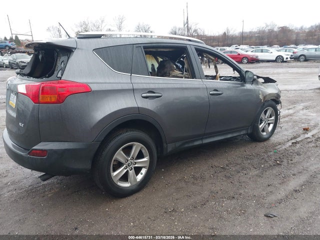 2T3WFREV6FW135196 Toyota Rav4 Xle