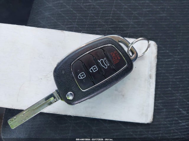 KM8J33A4XGU211204 Hyundai TUCSON SE