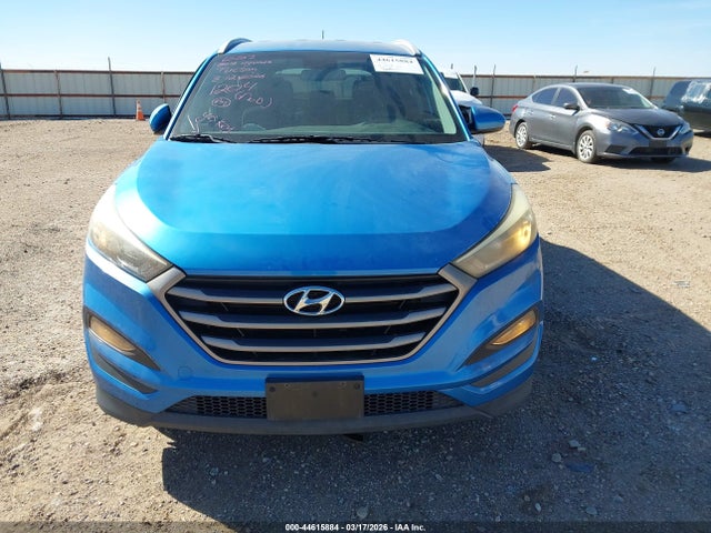 KM8J33A4XGU211204 Hyundai TUCSON SE