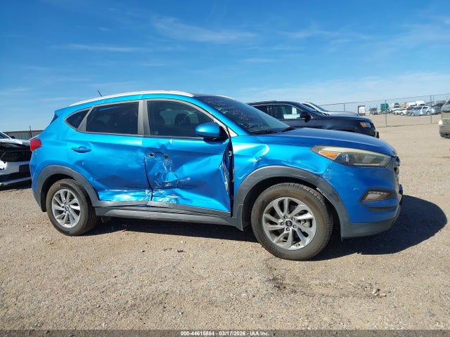 KM8J33A4XGU211204 Hyundai TUCSON SE