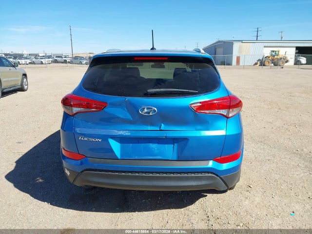 KM8J33A4XGU211204 Hyundai TUCSON SE