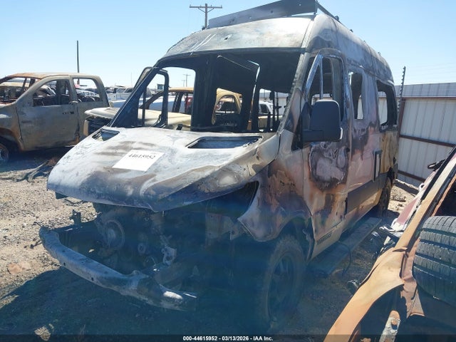44615952 :رقم المزاد ، W1W4EBVY8MP415890 vin ، 2021 Mercedes-benz Sprinter 2500 Standard Roof V6 مزاد بيع