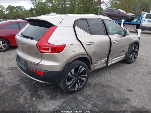 2023 VOLVO XC40 YV4L12UE5P2952032 Photo 3