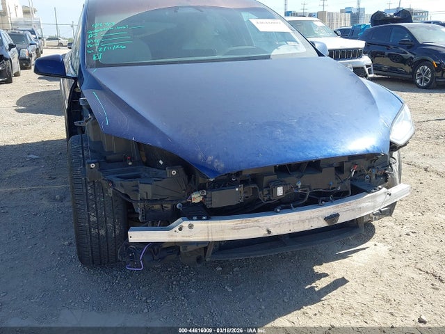 44616009 :رقم المزاد ، 7SAXCBE52PF397733 vin ، 2023 Tesla Model X Dual Motor All-wheel Drive/standard Range مزاد بيع