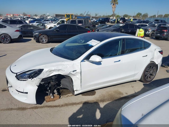 Продажа на аукционе авто 2018 Tesla Model 3, vin: 5YJ3E1EA6JF019659, номер лота: 44616015