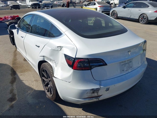 Продажа на аукционе авто 2018 Tesla Model 3, vin: 5YJ3E1EA6JF019659, номер лота: 44616015