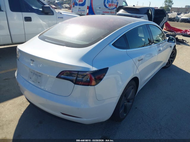 Продажа на аукционе авто 2018 Tesla Model 3, vin: 5YJ3E1EA6JF019659, номер лота: 44616015
