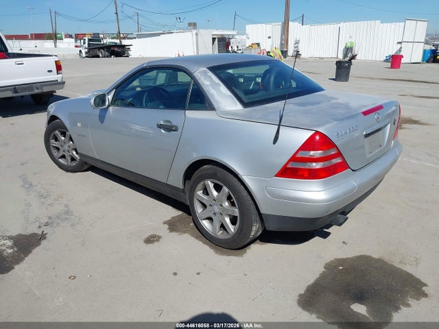 1999 MERCEDES-BENZ SLK 230 WDBKK47FXXF086699 Photo 2