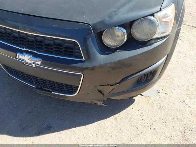 Chevrolet Sonic Lt Auto 2015 1G1JC6SH1F4201059 Image 13