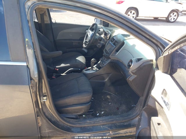 Chevrolet Sonic Lt Auto 2015 1G1JC6SH1F4201059 Image 5