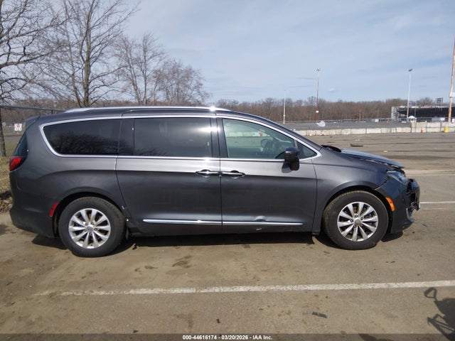 Продаж на аукціоні авто 2018 Chrysler Pacifica Touring L, vin: 2C4RC1BG8JR353351, номер лоту: 44616174