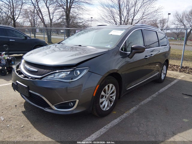 Продаж на аукціоні авто 2018 Chrysler Pacifica Touring L, vin: 2C4RC1BG8JR353351, номер лоту: 44616174