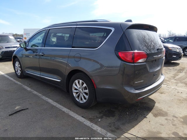 Продаж на аукціоні авто 2018 Chrysler Pacifica Touring L, vin: 2C4RC1BG8JR353351, номер лоту: 44616174