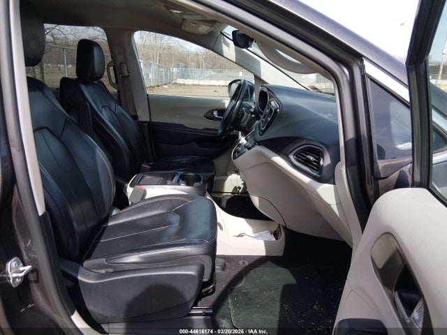 Продаж на аукціоні авто 2018 Chrysler Pacifica Touring L, vin: 2C4RC1BG8JR353351, номер лоту: 44616174