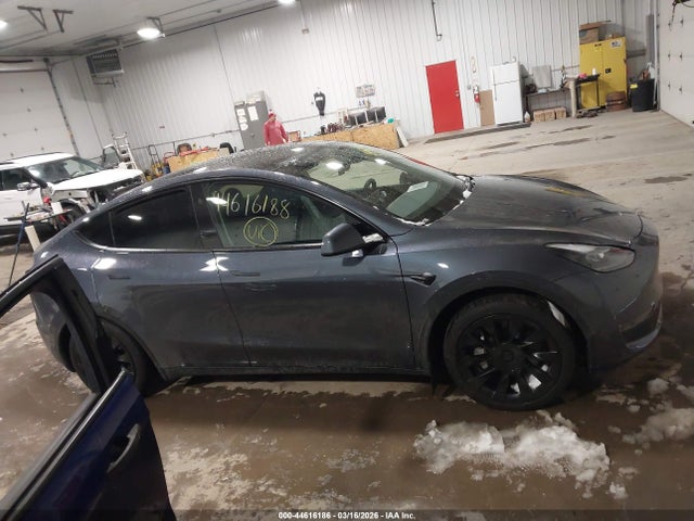 Продаж на аукціоні авто 2023 Tesla Model Y Awd/long Range Dual Motor All-wheel Drive, vin: 7SAYGDEE7PF805860, номер лоту: 44616186