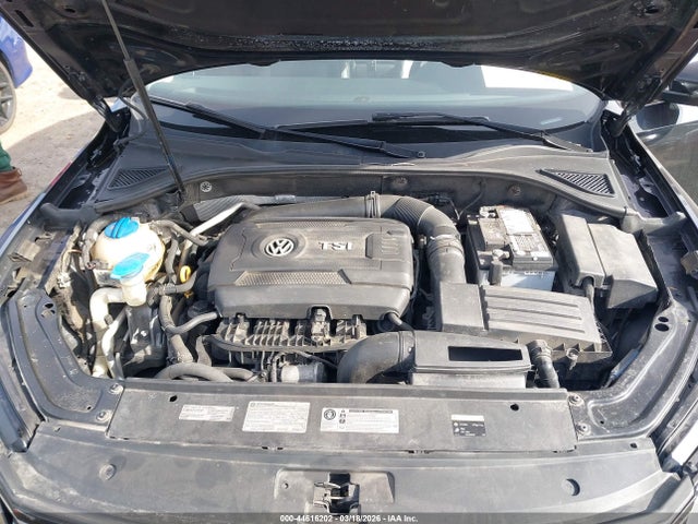 1VWDT7A3XHC057064 Volkswagen Passat 1.8t R-line