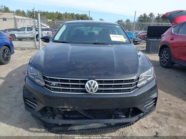 1VWDT7A3XHC057064 Volkswagen Passat 1.8t R-line