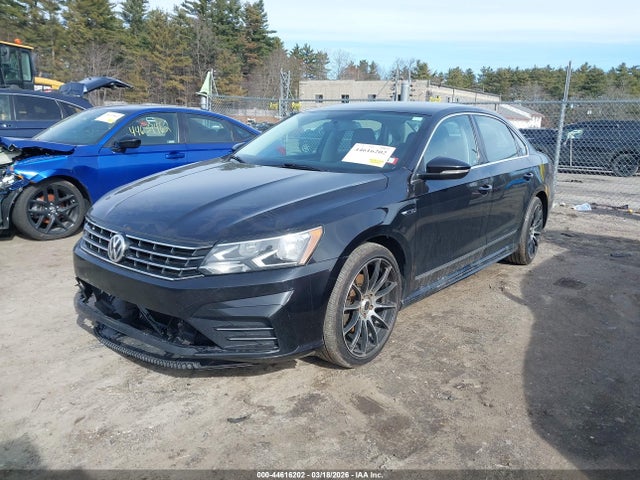 1VWDT7A3XHC057064 Volkswagen Passat 1.8t R-line