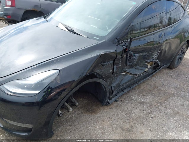 Продаж на аукціоні авто 2024 Tesla Model Y Long Range Dual Motor All-wheel Drive, vin: 7SAYGDEE8RA294630, номер лоту: 44616212