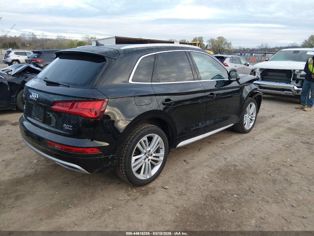2018 Audi Q5 2.0t Premium/2.0t Tech Premium მანქანა იყიდება აუქციონზე, vin: WA1BNAFY1J2211625, აუქციონის ნომერი: 44616255