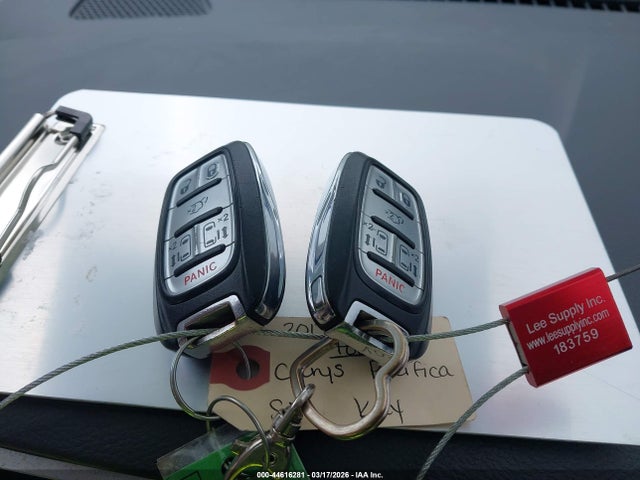 2017 Chrysler Pacifica Touring მანქანა იყიდება აუქციონზე, vin: 2C4RC1DG9HR587747, აუქციონის ნომერი: 44616281