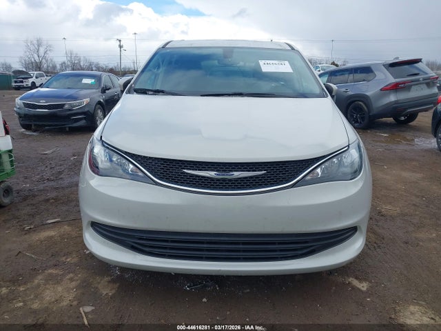 2017 Chrysler Pacifica Touring მანქანა იყიდება აუქციონზე, vin: 2C4RC1DG9HR587747, აუქციონის ნომერი: 44616281
