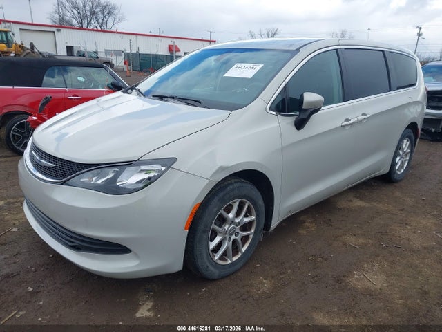 2017 Chrysler Pacifica Touring მანქანა იყიდება აუქციონზე, vin: 2C4RC1DG9HR587747, აუქციონის ნომერი: 44616281