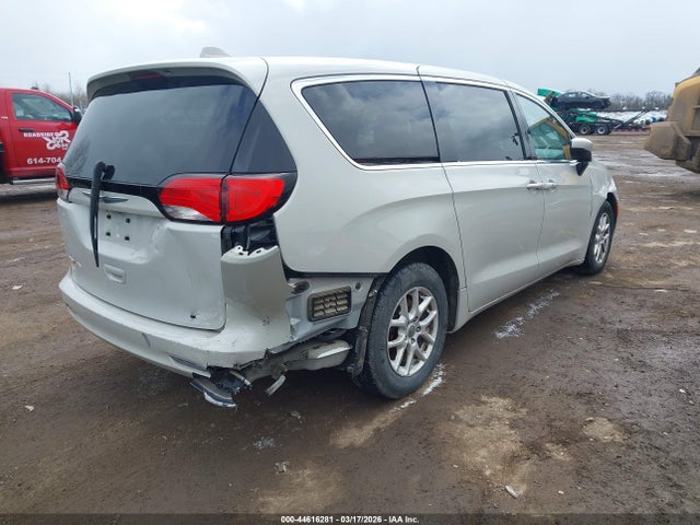 2017 Chrysler Pacifica Touring მანქანა იყიდება აუქციონზე, vin: 2C4RC1DG9HR587747, აუქციონის ნომერი: 44616281