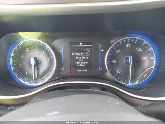 2017 Chrysler Pacifica Touring მანქანა იყიდება აუქციონზე, vin: 2C4RC1DG9HR587747, აუქციონის ნომერი: 44616281