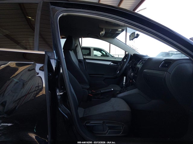 2017 VOLKSWAGEN JETTA 3VW167AJ2HM397915 Photo 4