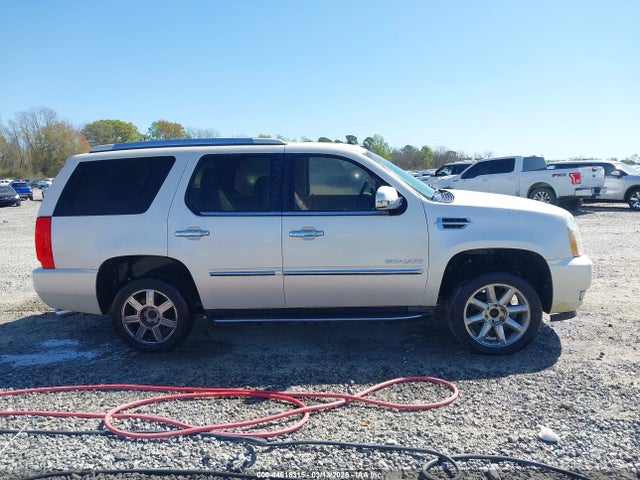 44616315 :رقم المزاد ، 1GYS3AEF7BR376982 vin ، 2011 Cadillac Escalade Standard مزاد بيع