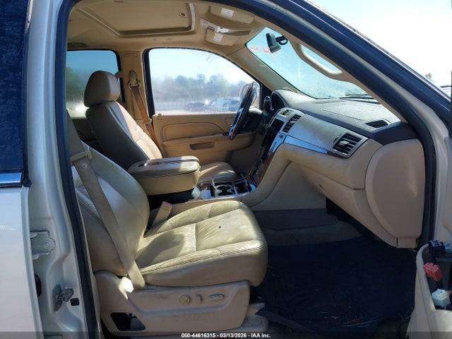 44616315 :رقم المزاد ، 1GYS3AEF7BR376982 vin ، 2011 Cadillac Escalade Standard مزاد بيع