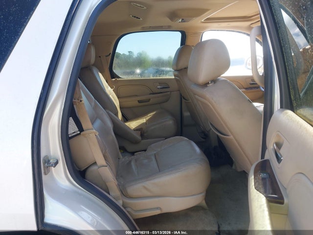 44616315 :رقم المزاد ، 1GYS3AEF7BR376982 vin ، 2011 Cadillac Escalade Standard مزاد بيع