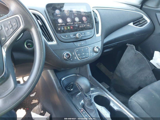1G1ZD5ST3PF231586 Chevrolet Malibu Fwd 1lt