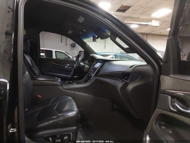 Продаж на аукціоні авто 2020 Cadillac Escalade Esv 4wd Platinum, vin: 1GYS4KKJXLR121739, номер лоту: 44616400