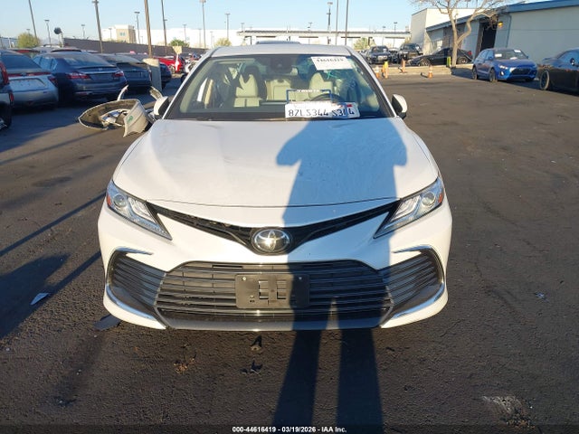 4T1F11AK3NU010403 Toyota CAMRY XLE