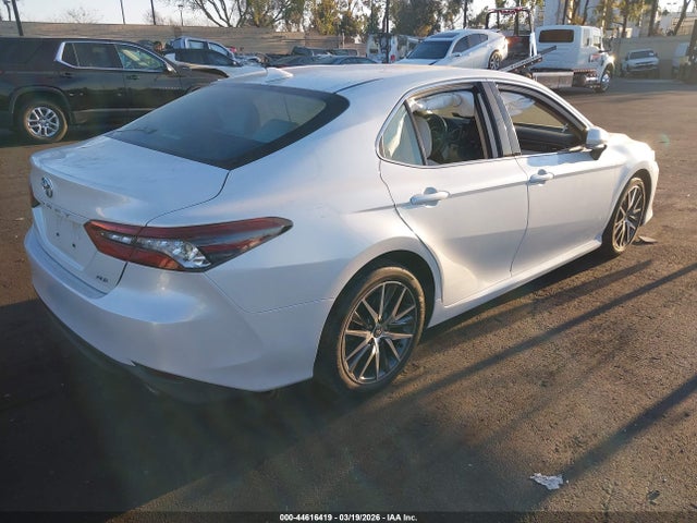 4T1F11AK3NU010403 Toyota CAMRY XLE
