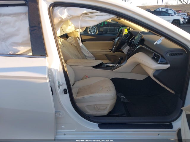 4T1F11AK3NU010403 Toyota CAMRY XLE