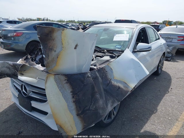 44616430 :رقم المزاد ، WDDWF4JB1JR419980 vin ، 2018 Mercedes-benz C 300 مزاد بيع