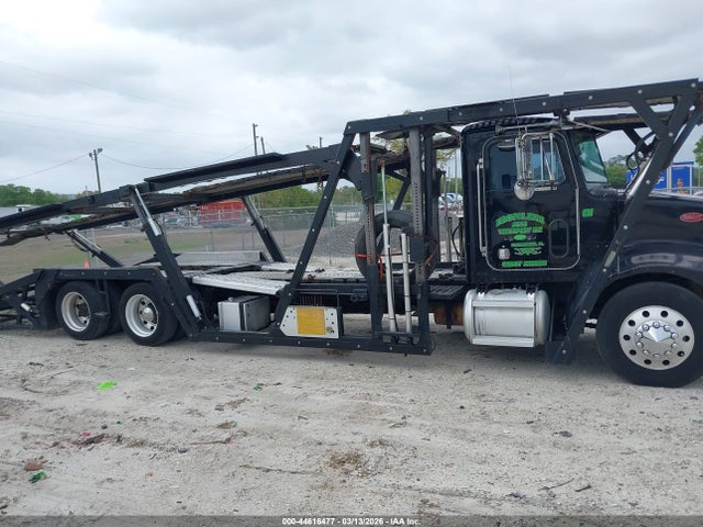 44616477 :رقم المزاد ، 2NPNLZ9X21M564263 vin ، 2001 Peterbilt 330 مزاد بيع