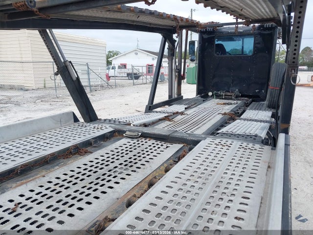 44616477 :رقم المزاد ، 2NPNLZ9X21M564263 vin ، 2001 Peterbilt 330 مزاد بيع